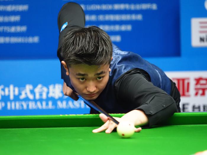 捧起法甲冠 捧起法甲冠