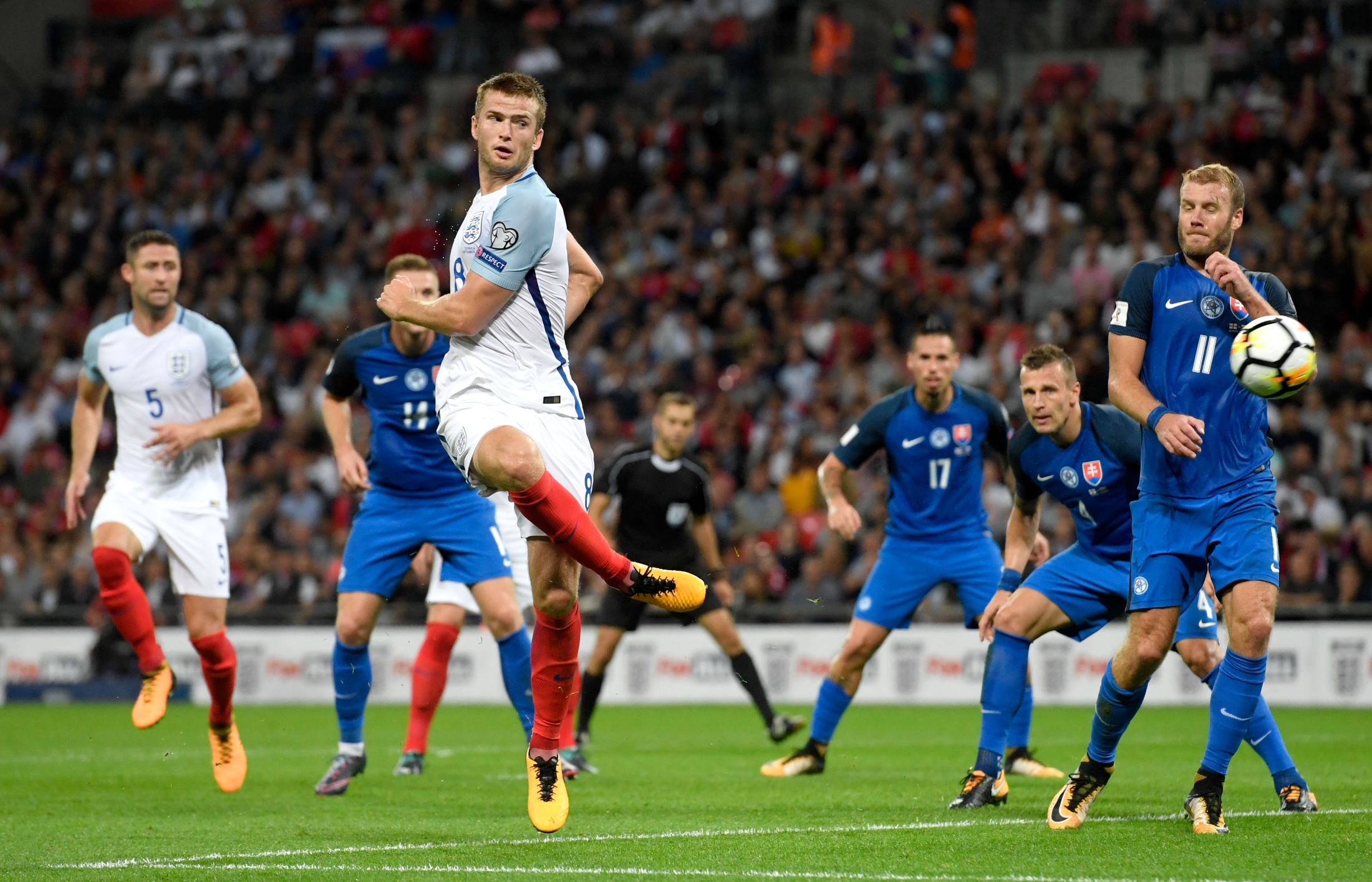 郑钦文凭借 郑钦文凭借